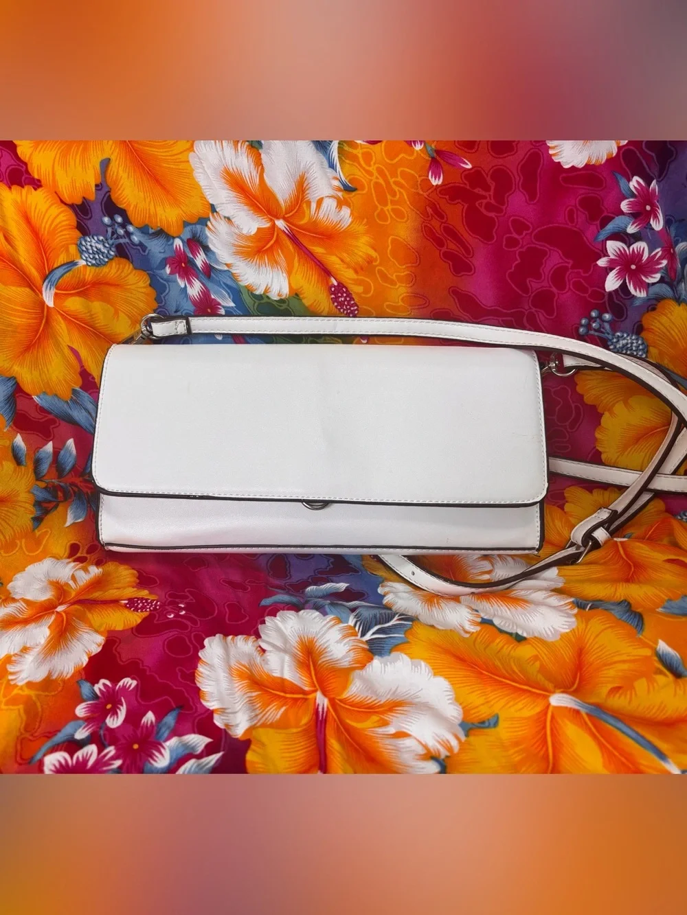 N/A sleek white